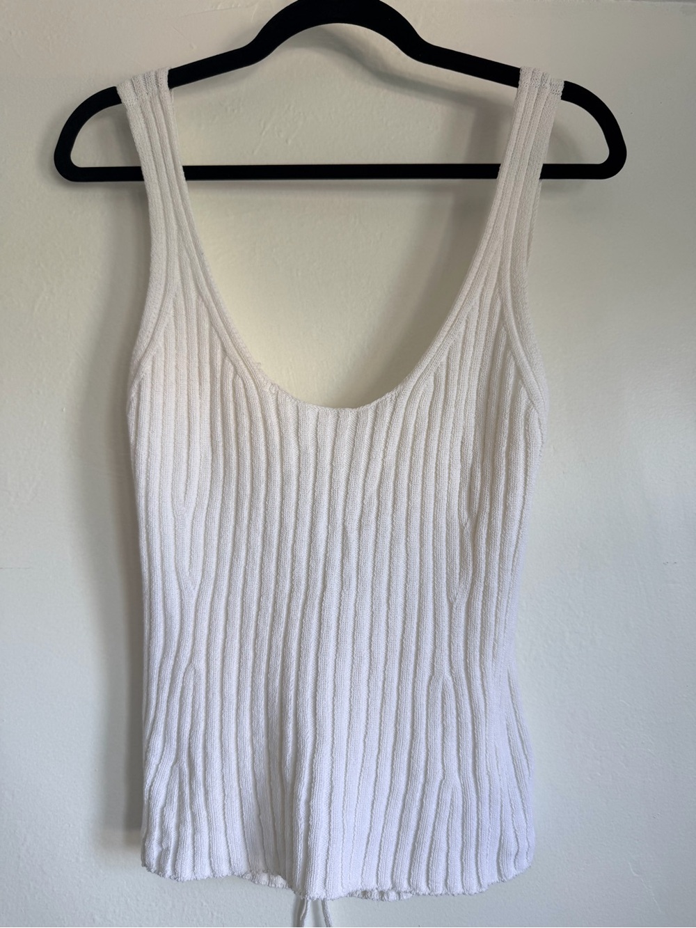 Vince White Ribbed Scoop-Neck Tank